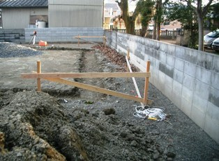 徳島県で家を建てるならサーロジック-砕石基礎