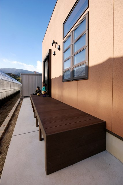 徳島県で家を建てるならサーロジック-腐らないウッドデッキ