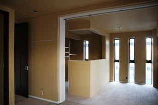 徳島県で家を建てるならサーロジック-ボード貼り