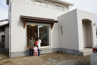 徳島県で家を建てるならサーロジック-木の庇