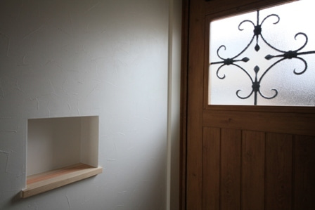 徳島県で家を建てるならサーロジック-玄関カントリードア