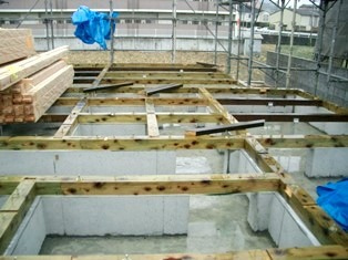 徳島県で家を建てるならサーロジック-土台敷き