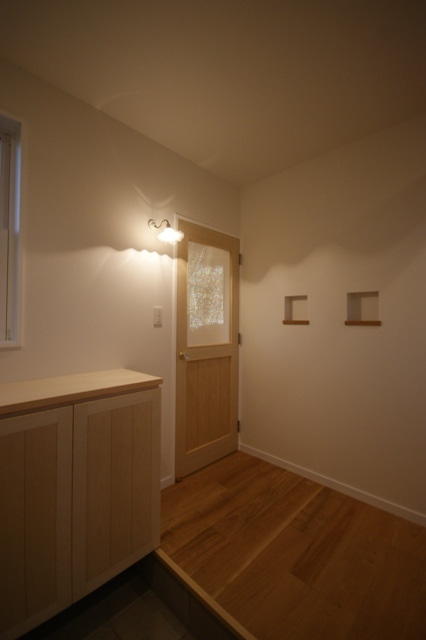 徳島県で家を建てるならサーロジック-チェッカーガラス入れ