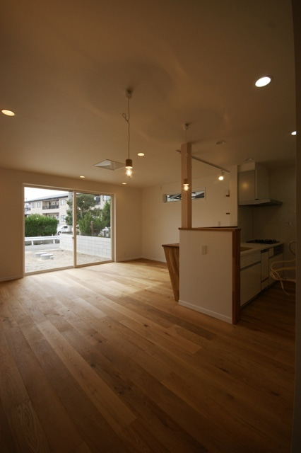 徳島県で家を建てるならサーロジック-自然の素材そのままの床