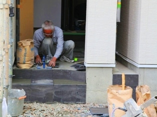 徳島県で家を建てるならサーロジック-タイル工事