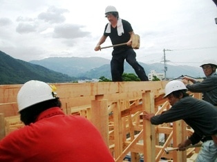 徳島県で家を建てるならサーロジック-棟上げ