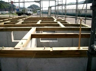 徳島県で家を建てるならサーロジック-土台敷き