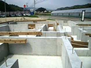 徳島県で家を建てるならサーロジック-基礎