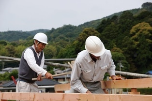 徳島県で家を建てるならサーロジック-棟上げ