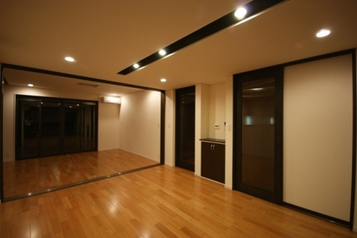 徳島県で家を建てるならサーロジック-モダンリビング