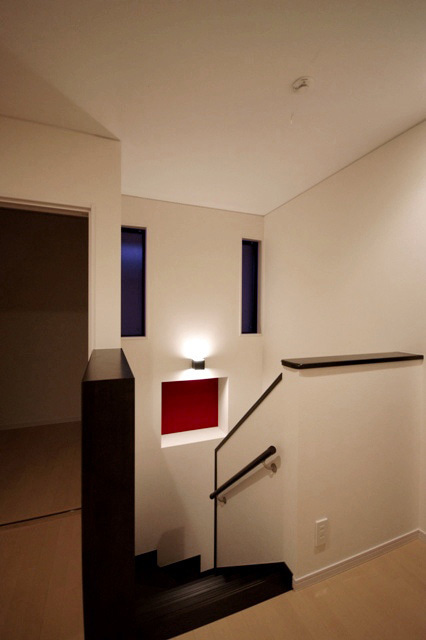 徳島県で家を建てるならサーロジック-モダン階段