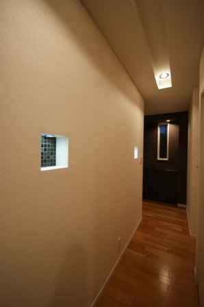 徳島県で家を建てるならサーロジック-廊下の飾りニッチ