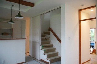 徳島県で家を建てるならサーロジック-手摺塗装