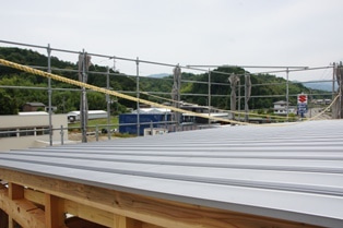 徳島県で家を建てるならサーロジック-屋根ガルバ葺き