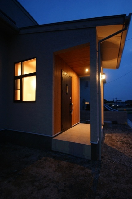 徳島県で家を建てるならサーロジック-おしゃれな玄関ポーチ