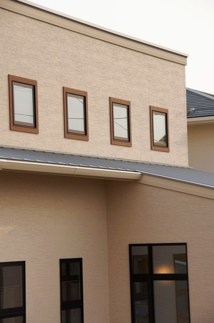 徳島県で家を建てるならサーロジック-窓モールディング