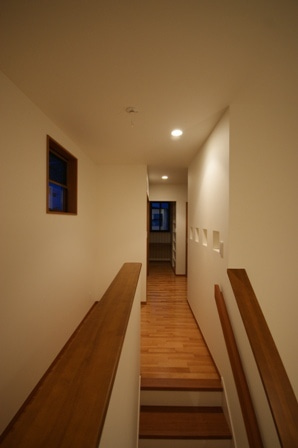徳島県で家を建てるならサーロジック-階段ホール
