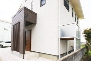 徳島県で家を建てるならサーロジック-目隠し自転車置場