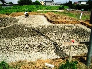 徳島県で家を建てるならサーロジック-砂利地業