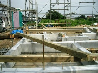 徳島県で家を建てるならサーロジック-土台敷き