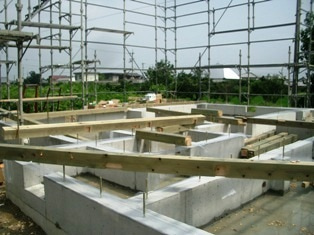 徳島県で家を建てるならサーロジック-土台敷き