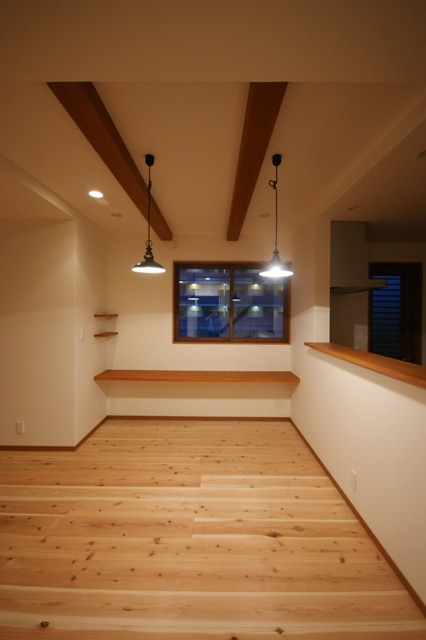 徳島県で家を建てるならサーロジック-梁見せダイニング