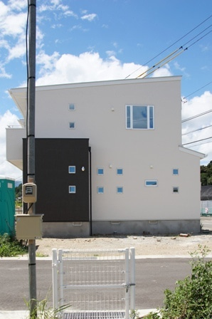 徳島県で家を建てるならサーロジック-モダン外壁