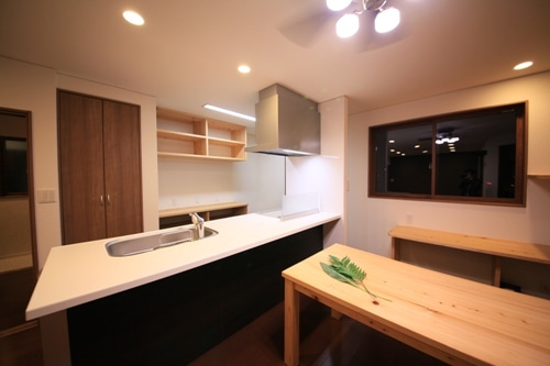 徳島県で家を建てるならサーロジック-アイランドキッチン
