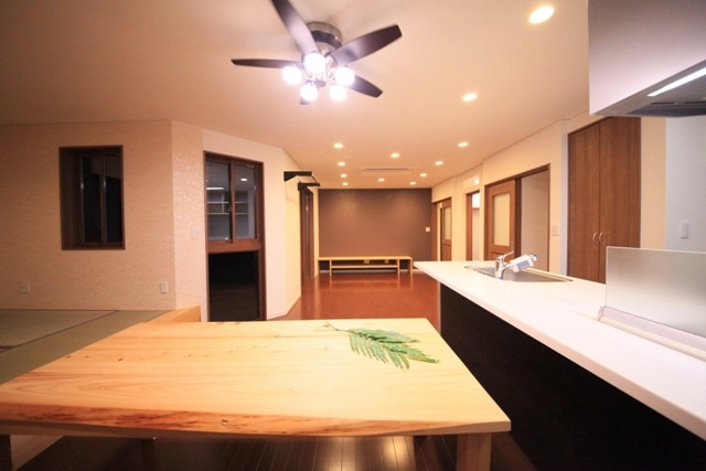 徳島県で家を建てるならサーロジック-畳コーナーのあるLDK