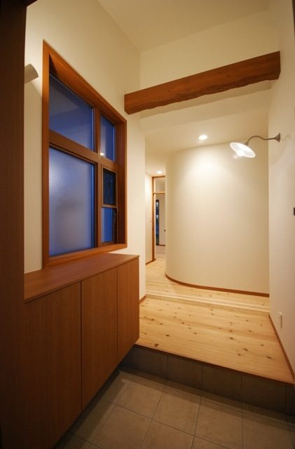 徳島県で家を建てるならサーロジック-抜き抜け玄関ホール