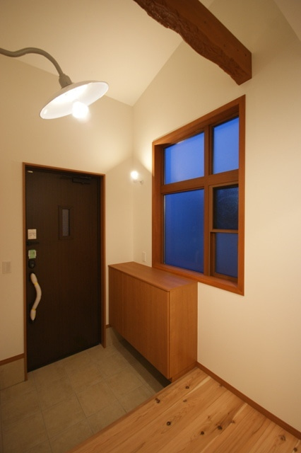 徳島県で家を建てるならサーロジック-玄関梁