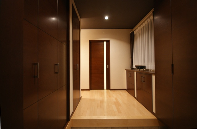 徳島県で家を建てるならサーロジック-玄関ホール