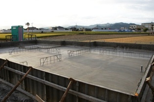 徳島県で家を建てるならサーロジック-コンクリート打ち