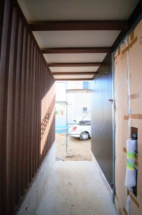 徳島県で家を建てるならサーロジック-縦格子 通路