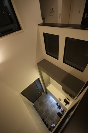 徳島県で家を建てるならサーロジック-吹き抜け玄関