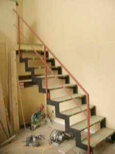 徳島県で家を建てるならサーロジック-鉄骨階段