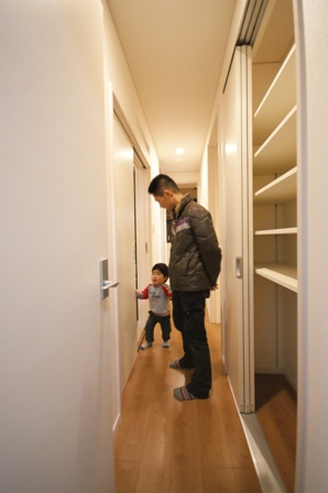 徳島県で家を建てるならサーロジック-廊下収納