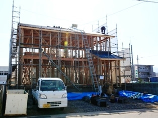 徳島県で家を建てるならサーロジック-屋根瓦葺き