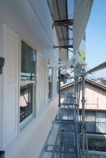 徳島県で家を建てるならサーロジック-白のよろい戸