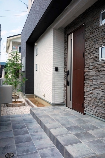 徳島県で家を建てるならサーロジック-モダン外構