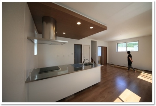 徳島県で家を建てるならサーロジック-ペニンシュラキッチン