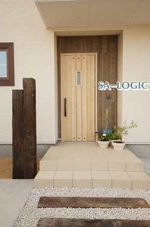 枕木玄関アプローチ