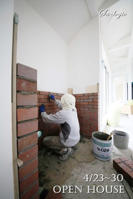 薪ストーブとレンガ