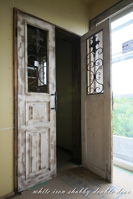 シャビーアイアン観音開きダブルドア